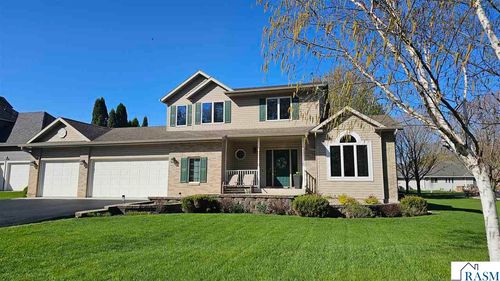 6 Mcintosh Dr, New Ulm, MN, 56073-3352 | Card Image
