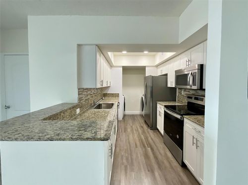 3-1011-16900 N Bay Road, Sunny Isles Beach, FL, 33160 | Card Image