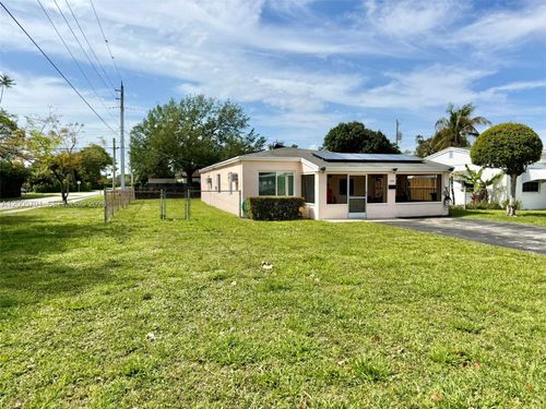 1698 Ne 177th St, North Miami Beach, FL, 33162 | Card Image