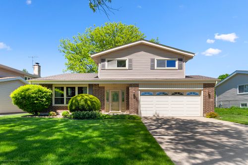 1570 W Goldengate Dr, Addison, IL, 60101-1842 | Card Image