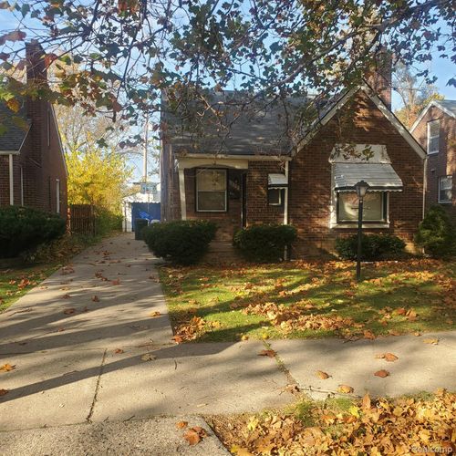 18671 Blackmoor St, Detroit, MI, 48234-3719 | Card Image