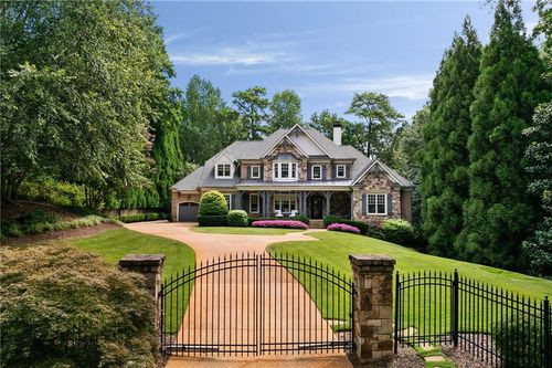 5575 Lake Island Dr, Sandy Springs, GA, 30327-4831 | Card Image