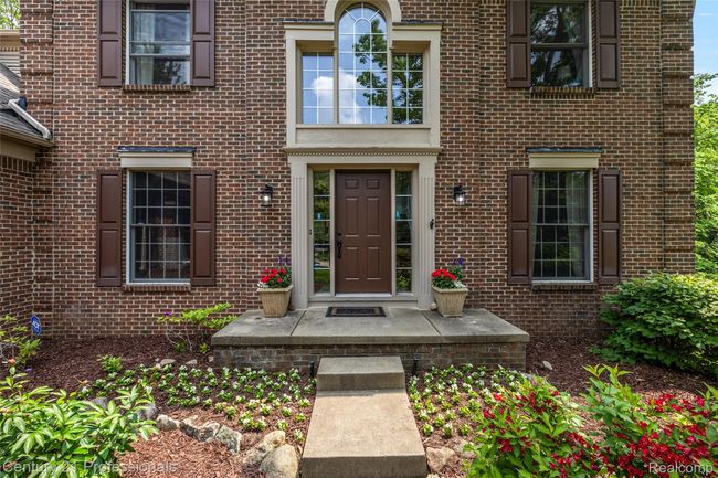 Amazing Walkup to the home | Image 8