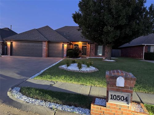 10504 Walnut Hollow Dr, Oklahoma City, OK, 73162-4003 | Card Image