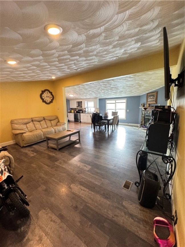 91 Seabiscuit Pl, House other with 4 bedrooms, 2 bathrooms and 4 parking in Pawtucket RI | Image 7