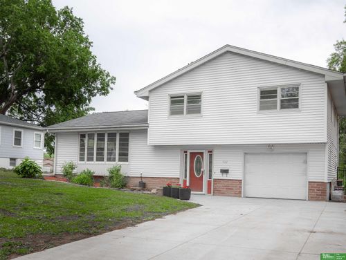 511 N Grandview Avenue, Papillion, NE, 68046 | Card Image