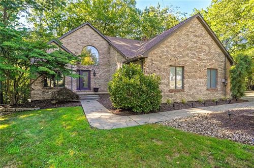 370 Wilcox Rd, Youngstown, OH, 44515-4255 | Card Image