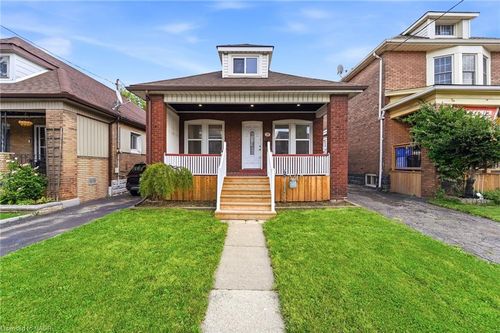26 Connaught Ave N, Hamilton, ON, L8L6Y7 | Card Image