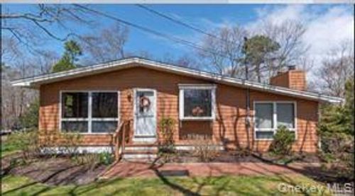 40 Atlantic Ave, Hampton Bays, NY, 11946-2351 | Card Image