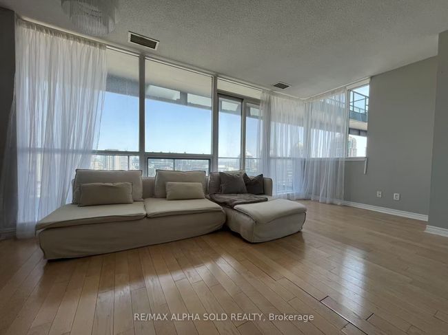 1126 - 2885 Bayview Ave, Condo with 1 bedrooms, 1 bathrooms and null parking in North York ON | Image 11