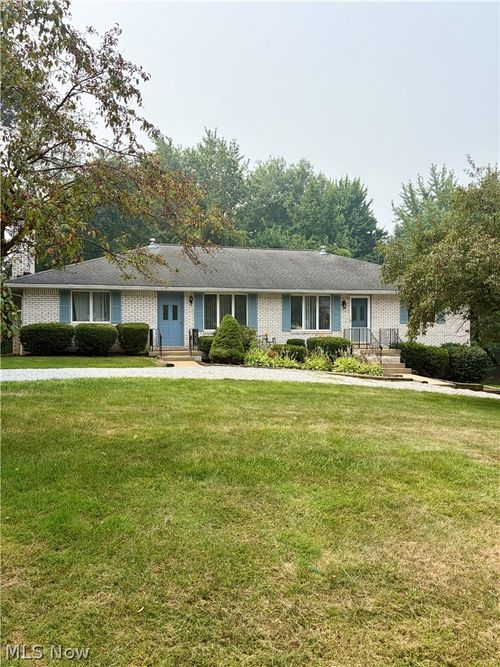 6218 Island Dr Nw, Canton, OH, 44718-1345 | Card Image