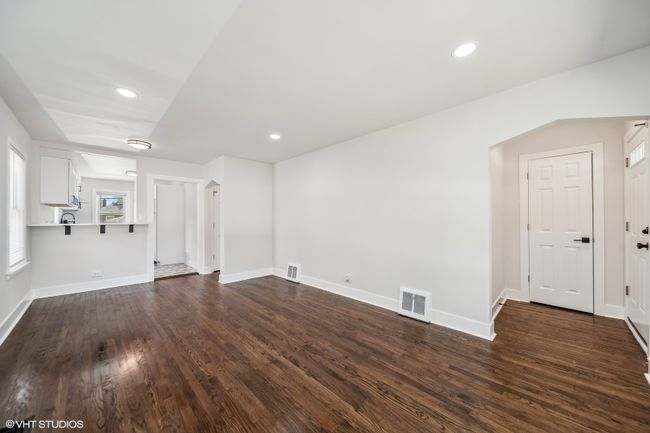 517 W 127 Th Street, House other with 2 bedrooms, 2 bathrooms and 1 parking in Chicago IL | Image 6