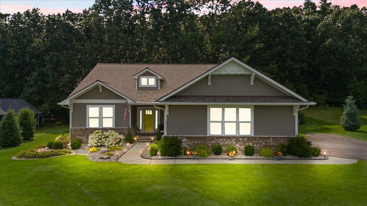 Meadow Creek Ln, Pinckney, MI 48169
