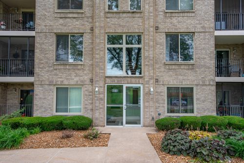 1a-6810 Ridge Point Dr, Oak Forest, IL, 60452-1454 | Card Image