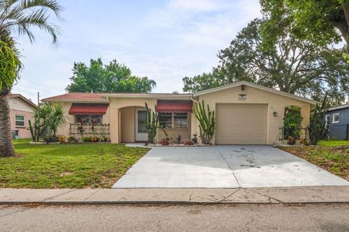 9050 Richwood Ln, PORT RICHEY, FL, 34668-5138 | Card Image