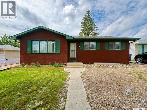 571 101st St, North Battleford, SK, S9A0Y5 | Card Image
