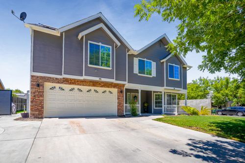 741 S Almond Ave, Kerman, CA, 93630-9398 | Card Image