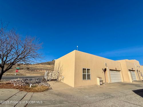 unit-101-3900 N Butler Ave, Farmington, NM, 87401-0820 | Card Image