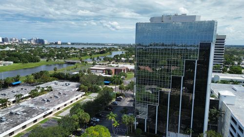 408-1700 Embassy Dr, West Palm Beach, FL, 33401-1965 | Card Image