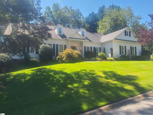 305 Beckworth Dr, Taylors, SC, 29687-6452 | Card Image