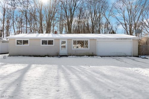 3070 Polly Rd, Ravenna, OH, 44266-9438 | Card Image