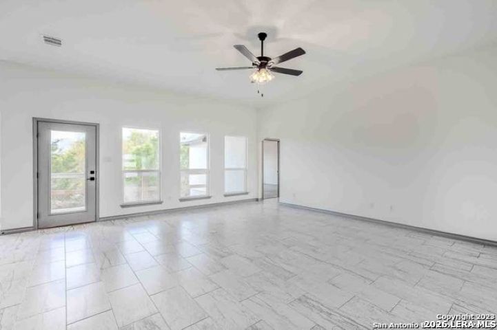 Residential Lease in Blanco 5