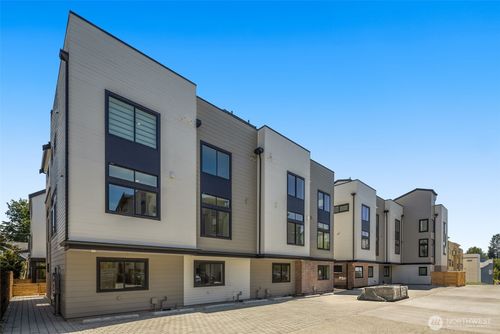 8337 12th Ave Nw, Seattle, WA, 98117 | Card Image