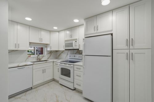 106-371 S Hollybrook Dr, Pembroke Pines, FL, 33025-1281 | Card Image