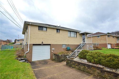 109 Thorncrest Dr, Mc Kees Rocks, PA, 15136-1809 | Card Image