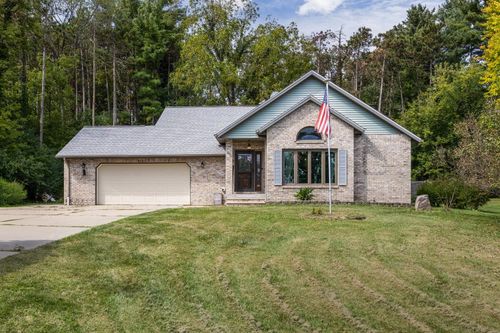N7811 Kettle Moraine Dr, Whitewater, WI, 53190-4223 | Card Image