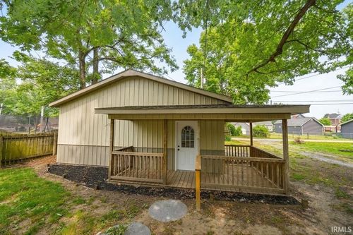 524 N Market Street, Winamac, IN, 46996-1049 | Card Image