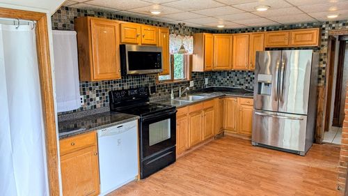 1106 Saratoga St, Boston, MA, 02128-1226 | Card Image