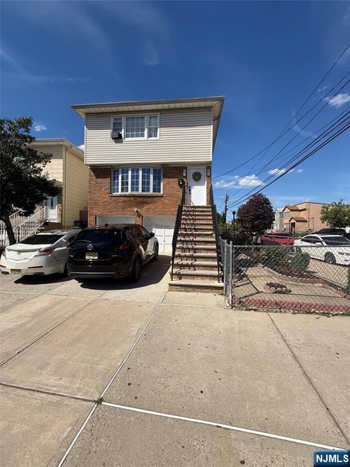 89 Bergen Ave, Kearny, NJ, 07032-2003 | Card Image
