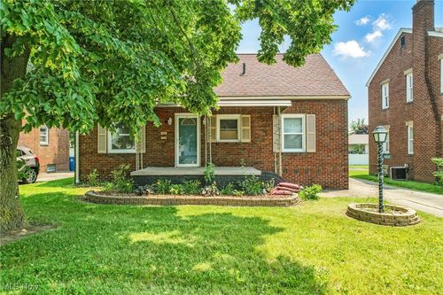 565 12th St, Campbell, OH, 44405-1247 | Card Image