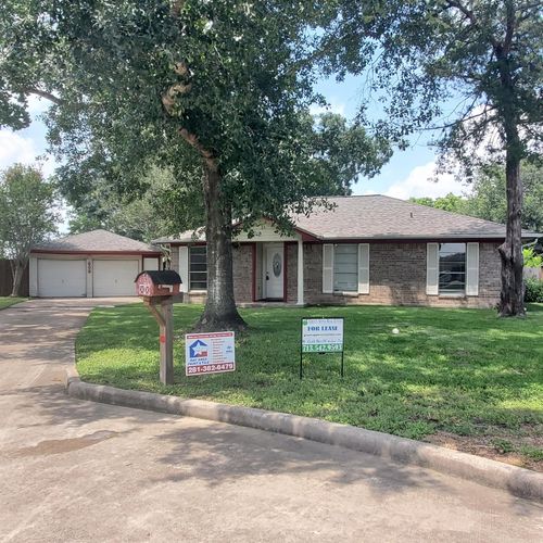 606 Francis Ct, League City, TX, 77573-2644 | Card Image