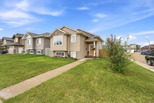 117 Portway Close, Blackfalds, AB, T4M0G7 | Card Image