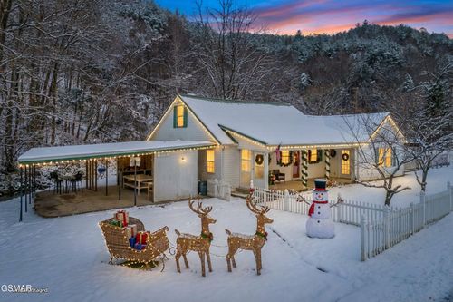 3226 Big Creek Rd, Hartford, TN, 37753-2133 | Card Image