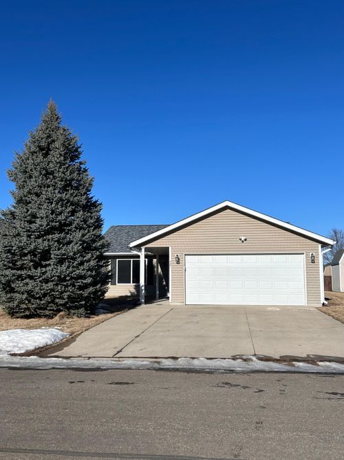 521 Elk Ave, Eden Valley, MN, 55329-4504 | Card Image