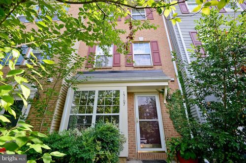 13107 Englishwood Ln, Fairfax, VA, 22033-4425 | Card Image
