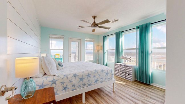 1822 Redfish Ln, House other with 5 bedrooms, 3 bathrooms and 2 parking in Crystal Beach TX | Image 15