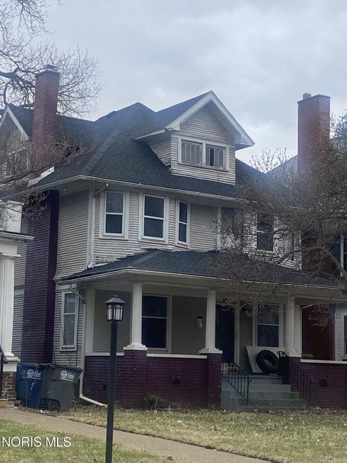 2631 Parkwood Ave, Toledo, OH, 43610-1320 | Card Image