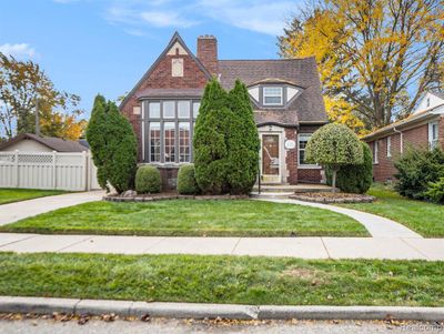 1033 Winchester Avenue, Home with 2 bedrooms, 1 bathrooms and null parking in Lincoln Park MI | Image 2