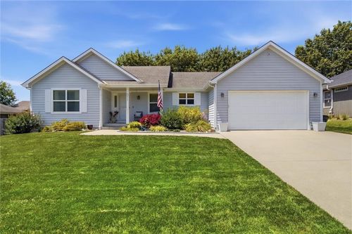 511 N Rebecca Ln, Lawrence, KS, 66044-7800 | Card Image