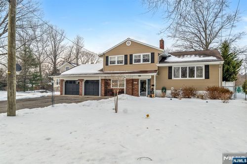 490 Albert Place, New Milford, NJ, 07646 | Card Image