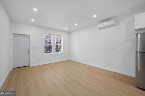 2011 W Indiana Ave, PHILADELPHIA, PA, 19132-1523 | Card Image