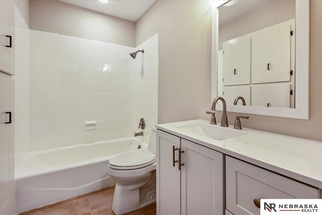 3102 Lynnwood Dr, House other with 4 bedrooms, 4 bathrooms and 2 parking in Bellevue NE | Image 29