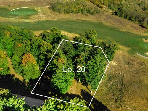 20 Heather Ridge Trl, Beulah, MI, 49617-8552 | Card Image