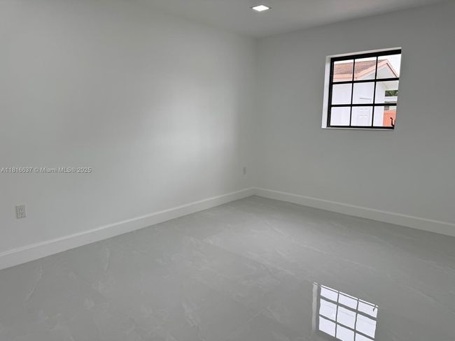 4314 Sw 97 Th Ct, House other with 5 bedrooms, 2 bathrooms and null parking in Miami FL | Image 8