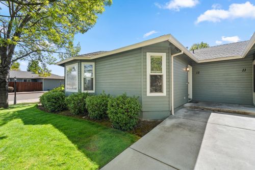 12-3015 Merriman Rd, Medford, OR, 97501-1391 | Card Image