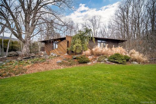 24 Spook Rock Rd, Suffern, NY, 10901-2507 | Card Image